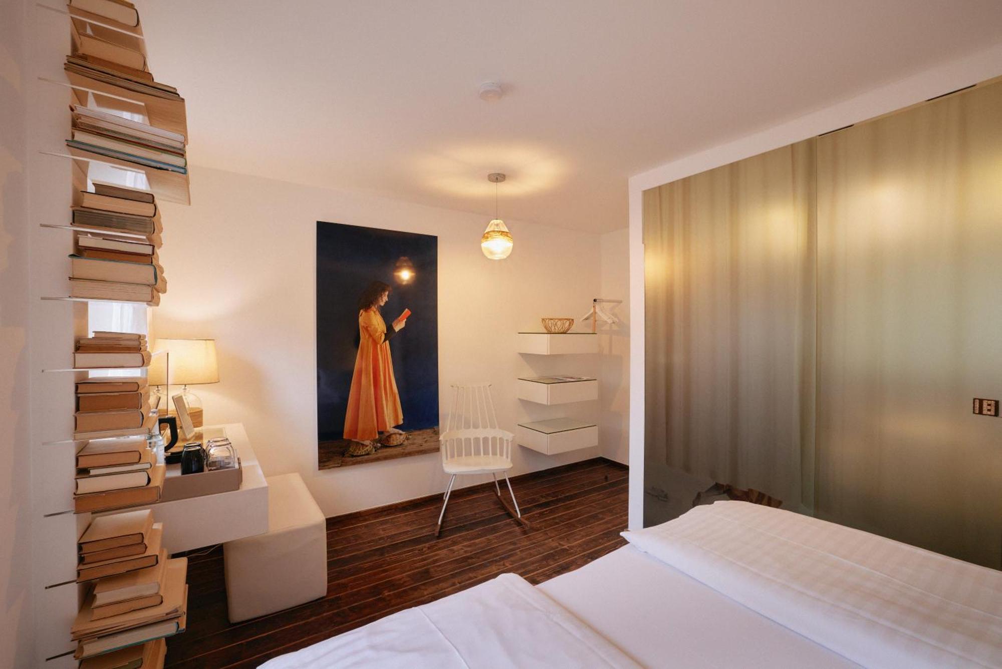 18arts Hotel