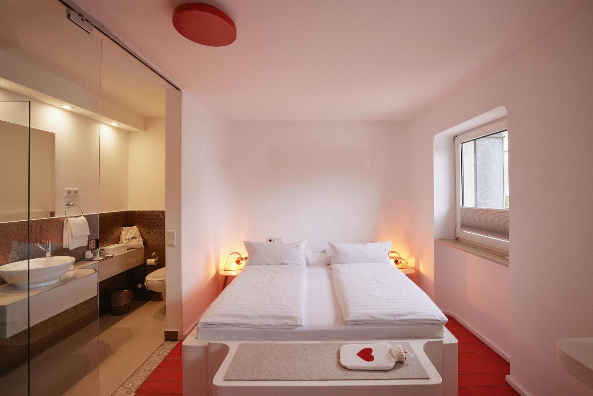 18arts Hotel